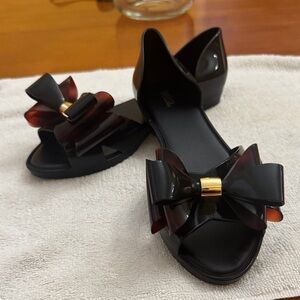 New Melissa Elegant Black and Brown Bow Sandals Size 39/8
